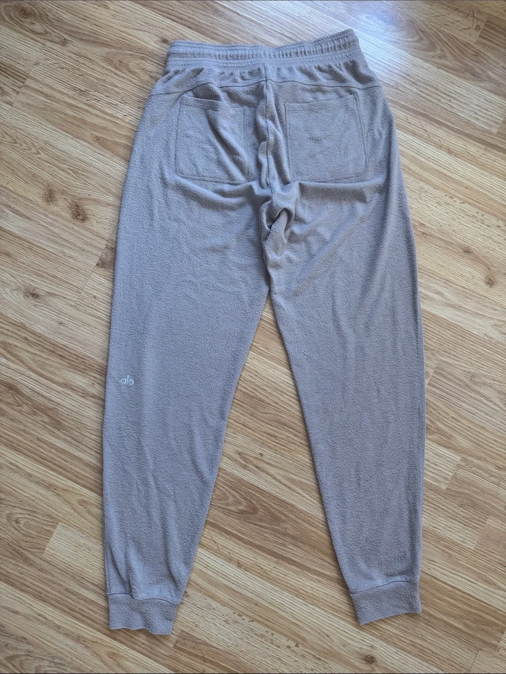 ALO Yoga Soho Set ✨ size S (Toasted Almond)